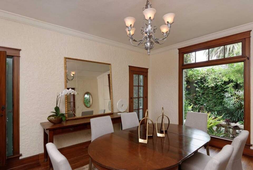 Spacious living room