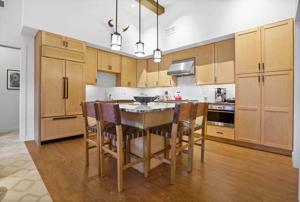 Home Exchange Taos Ski Valley, NM counter seating