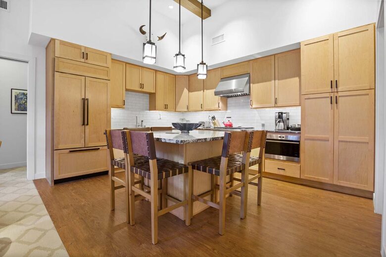 Home Exchange Taos Ski Valley, NM counter seating