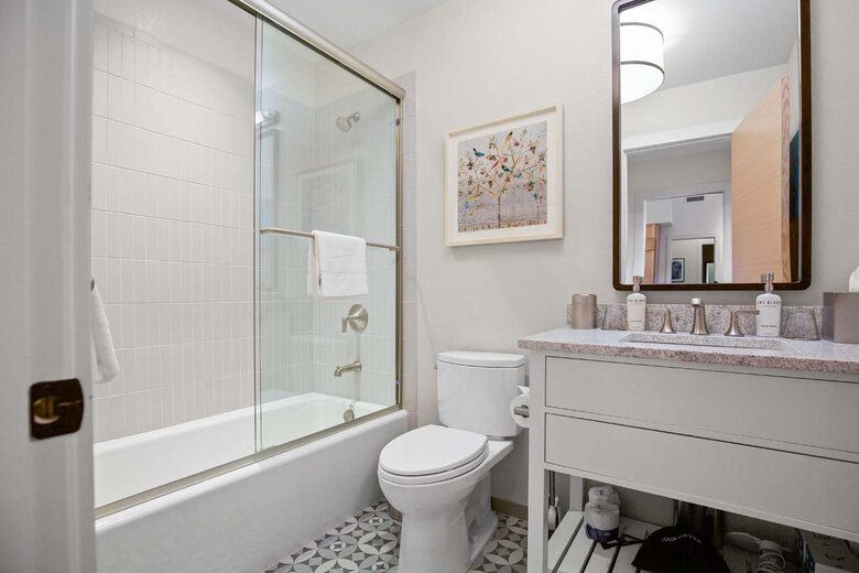 Home Exchange Taos Ski Valley, NM guest bathroom