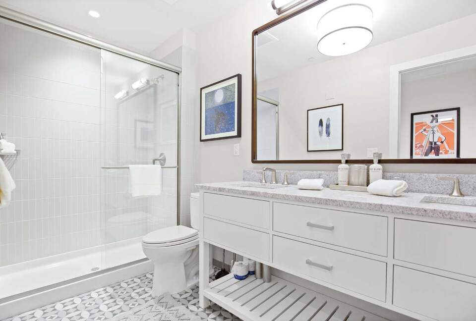 Home Exchange Taos Ski Valley, NM guest bathroom