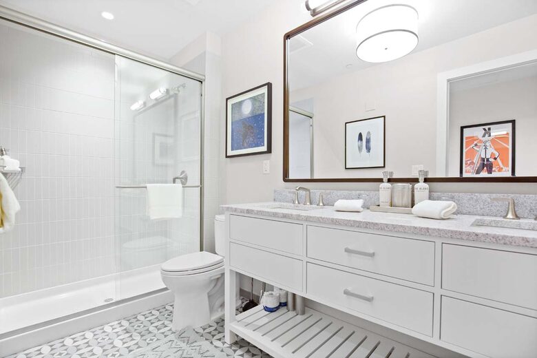 Home Exchange Taos Ski Valley, NM guest bathroom