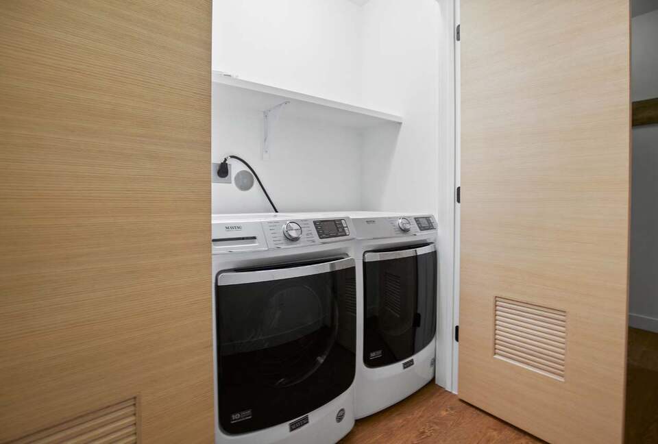 Home Exchange Taos Ski Valley, NM laundry closet