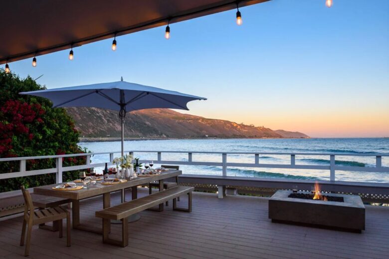 Dining table with gorgeous views of The Pacific Ocean