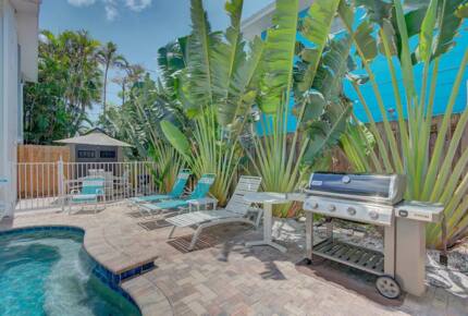Home Exchange in Clearwater, FL triplex grill and lounge