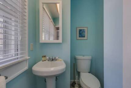 Home Exchange in Clearwater, FL triplex main house bathroom