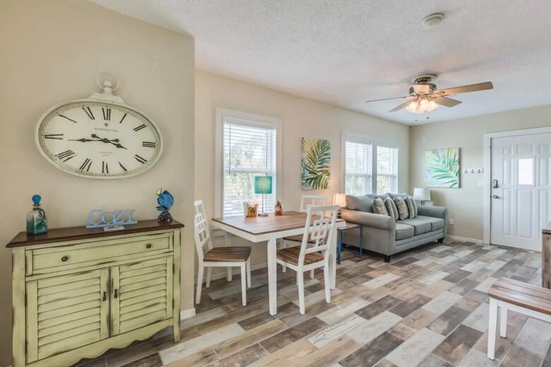 Home Exchange in Clearwater, FL triplex third house dining space