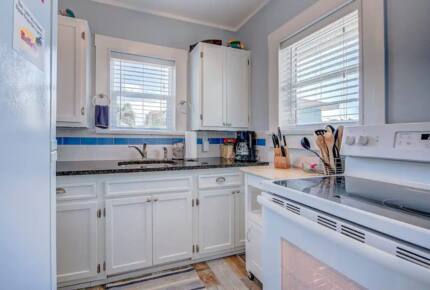 Home Exchange in Clearwater, FL triplex third house kitchen