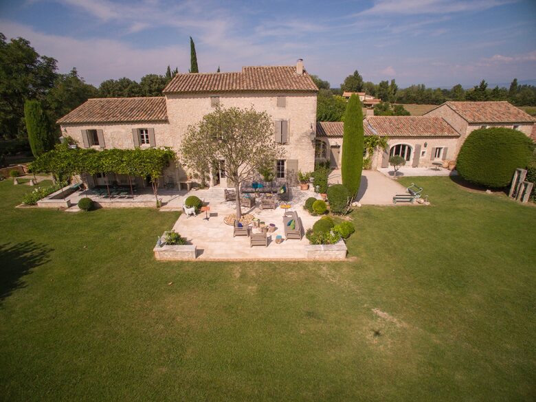 18th Century Provence farmhouse - Eygalières, France