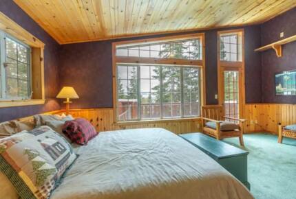 Home Exchange in Truckee, CA, large master suite with open views