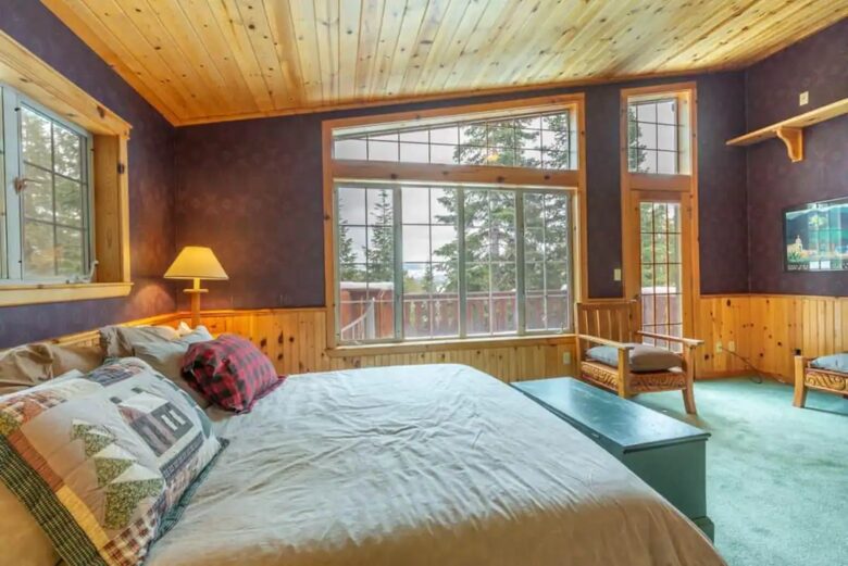 Home Exchange in Truckee, CA, large master suite with open views