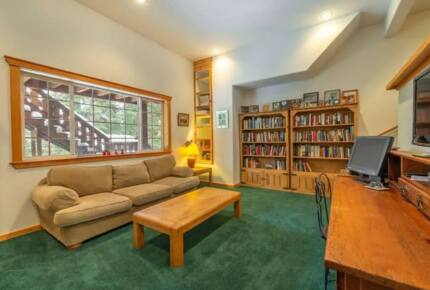 Home Exchange in Truckee, CA, bonus living/office/library space