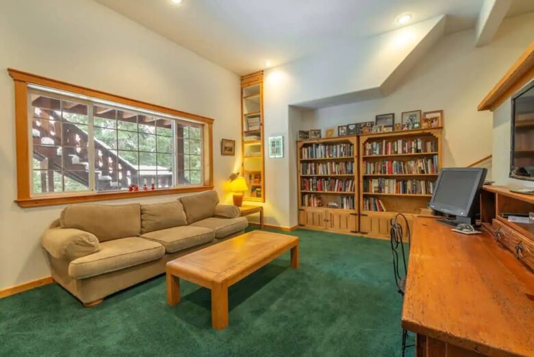 Home Exchange in Truckee, CA, bonus living/office/library space