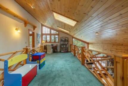 Home Exchange in Truckee, CA, loft with toys and desk space