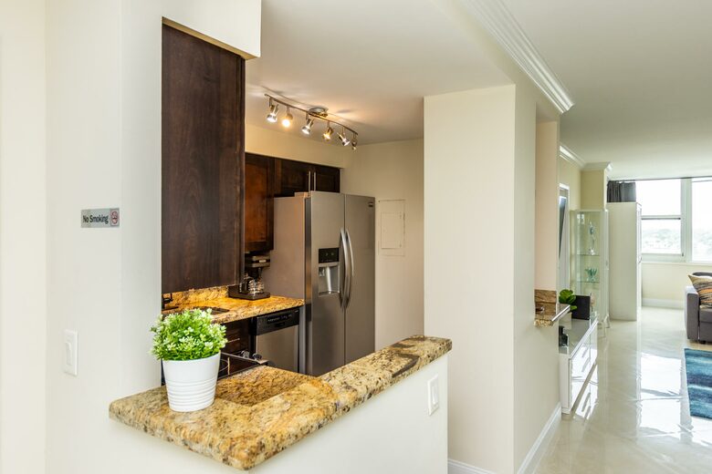 Ocean Manor Beach Condo - Fort Lauderdale, Florida