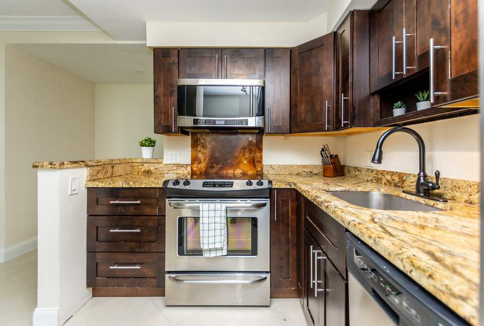 Ocean Manor Beach Condo - Fort Lauderdale, Florida