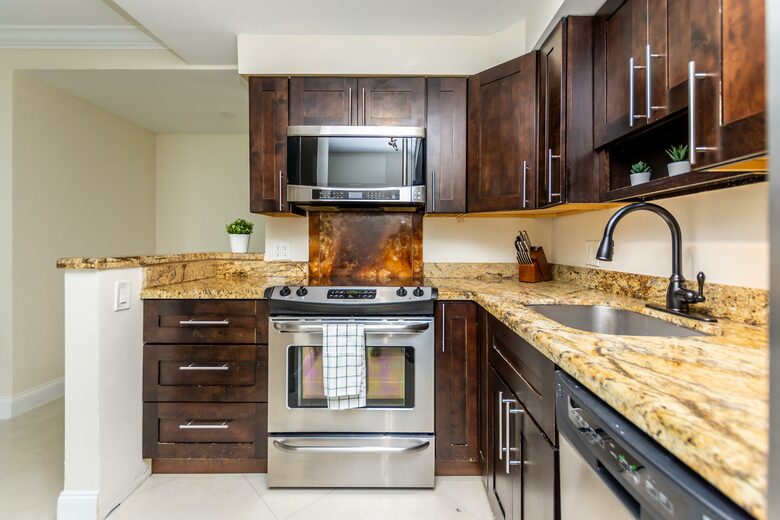 Ocean Manor Beach Condo - Fort Lauderdale, Florida