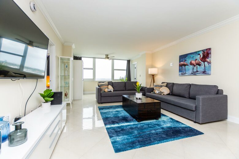 Ocean Manor Beach Condo - Fort Lauderdale, Florida