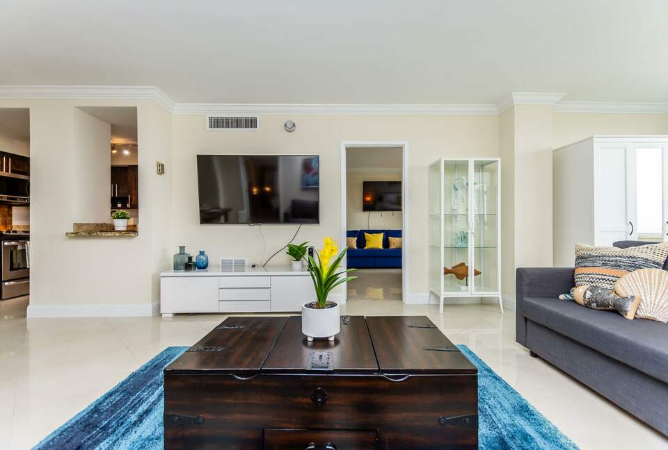 Ocean Manor Beach Condo - Fort Lauderdale, Florida