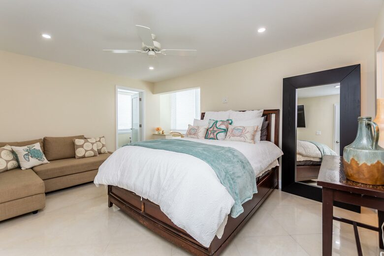 Ocean Manor Beach Condo - Fort Lauderdale, Florida