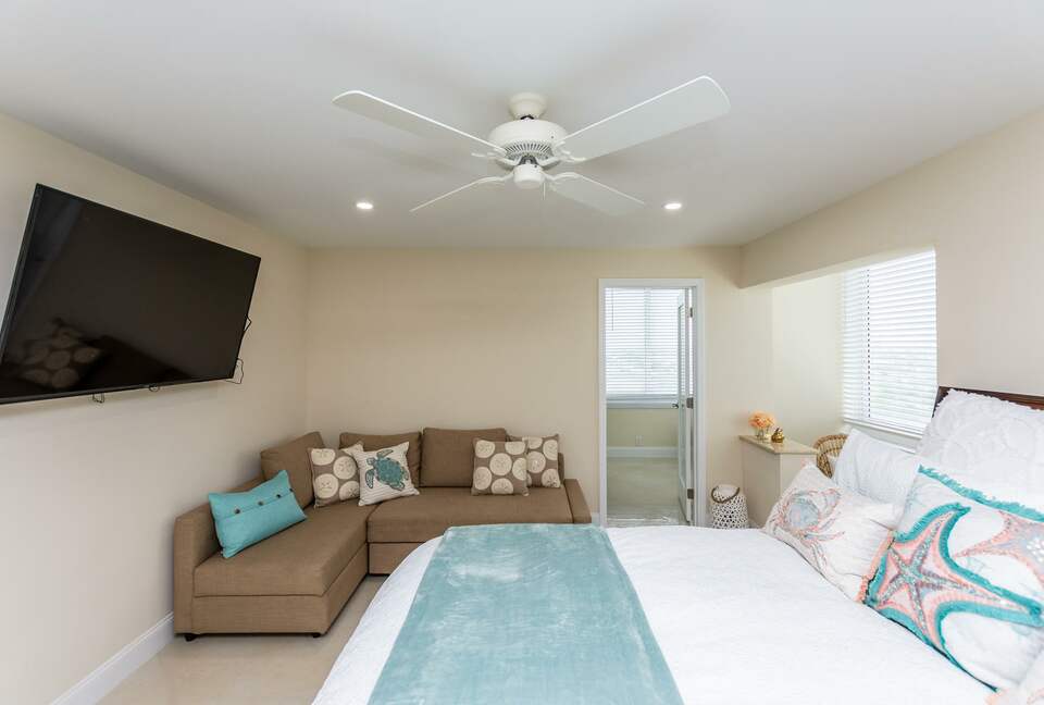Ocean Manor Beach Condo - Fort Lauderdale, Florida