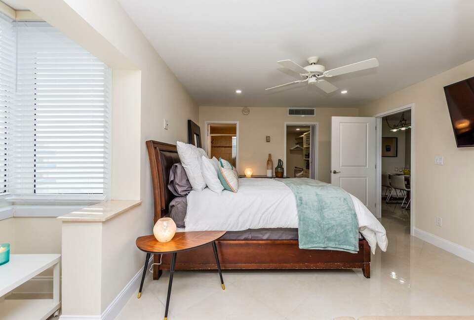 Ocean Manor Beach Condo - Fort Lauderdale, Florida