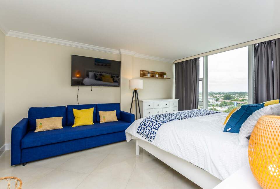 Ocean Manor Beach Condo - Fort Lauderdale, Florida