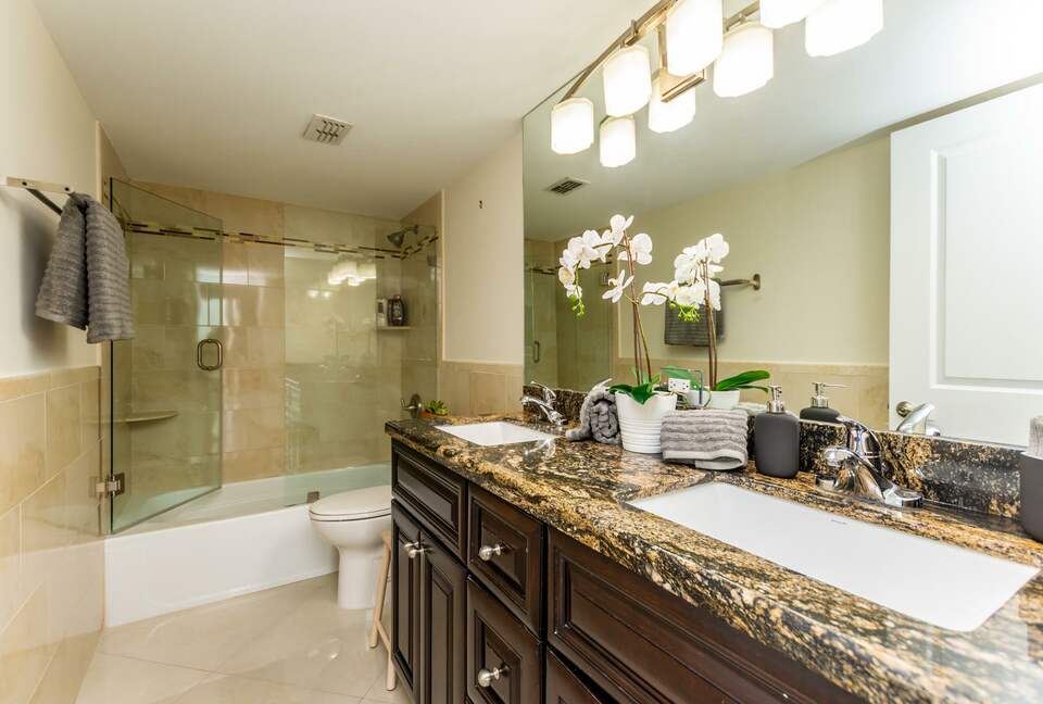 Ocean Manor Beach Condo - Fort Lauderdale, Florida