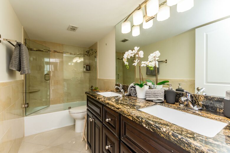 Ocean Manor Beach Condo - Fort Lauderdale, Florida