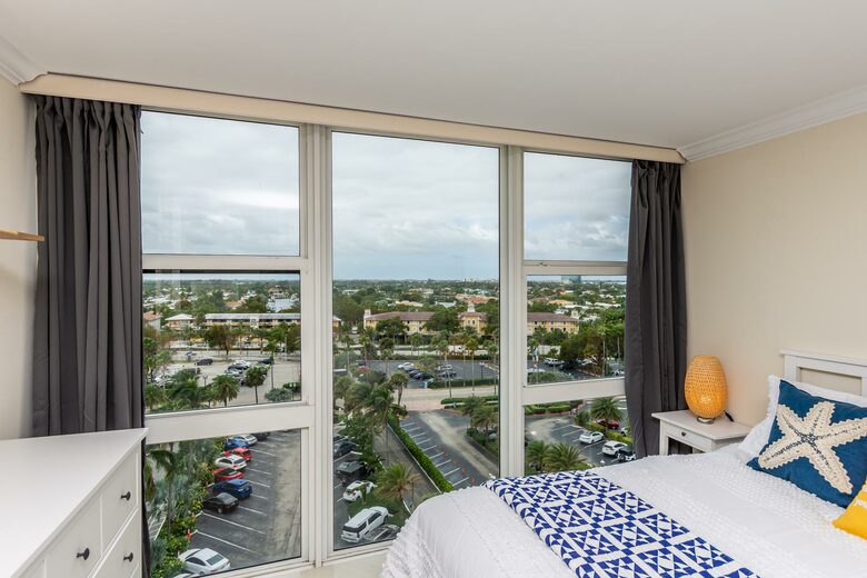 Ocean Manor Beach Condo - Fort Lauderdale, Florida