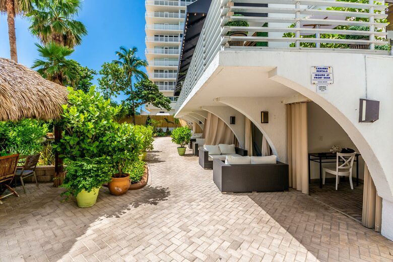 Ocean Manor Beach Condo - Fort Lauderdale, Florida