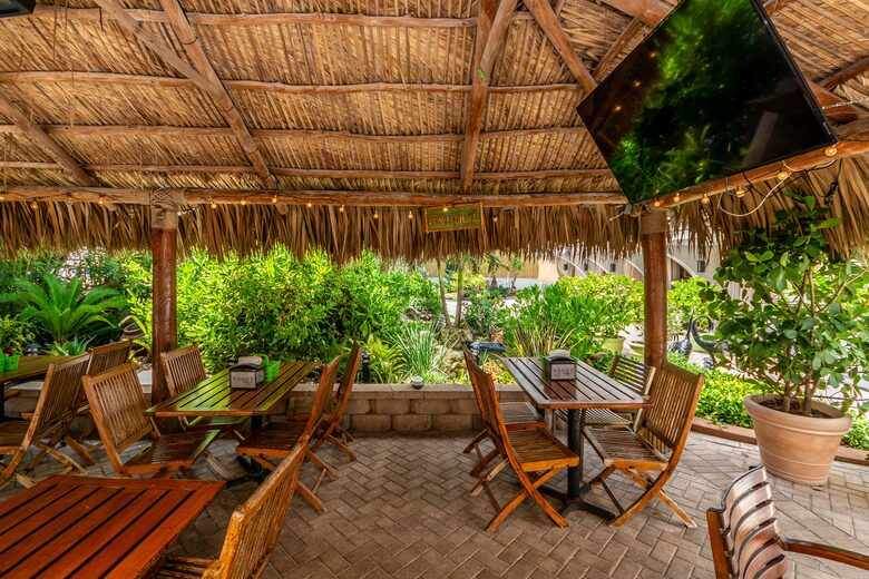 Ocean Manor Beach Condo - Fort Lauderdale, Florida