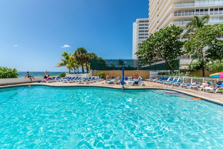 Ocean Manor Beach Condo - Fort Lauderdale, Florida
