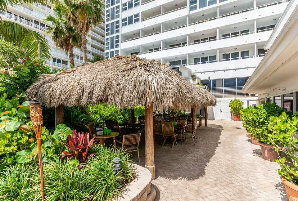 Ocean Manor Beach Condo - Fort Lauderdale, Florida