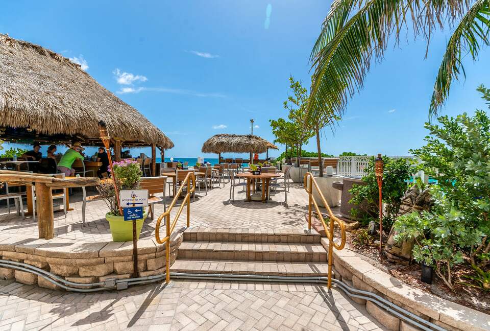 Ocean Manor Beach Condo - Fort Lauderdale, Florida