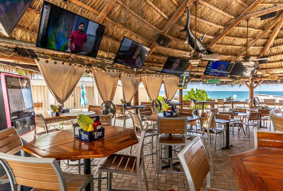 Ocean Manor Beach Condo - Fort Lauderdale, Florida