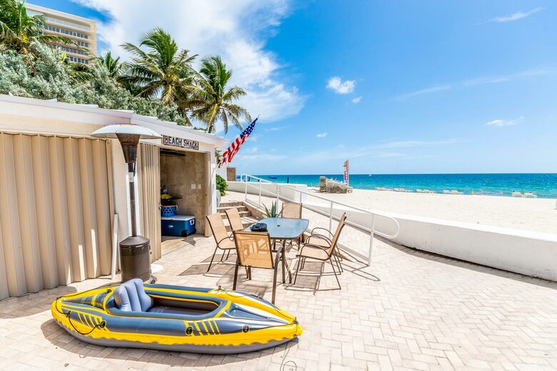 Ocean Manor Beach Condo - Fort Lauderdale, Florida