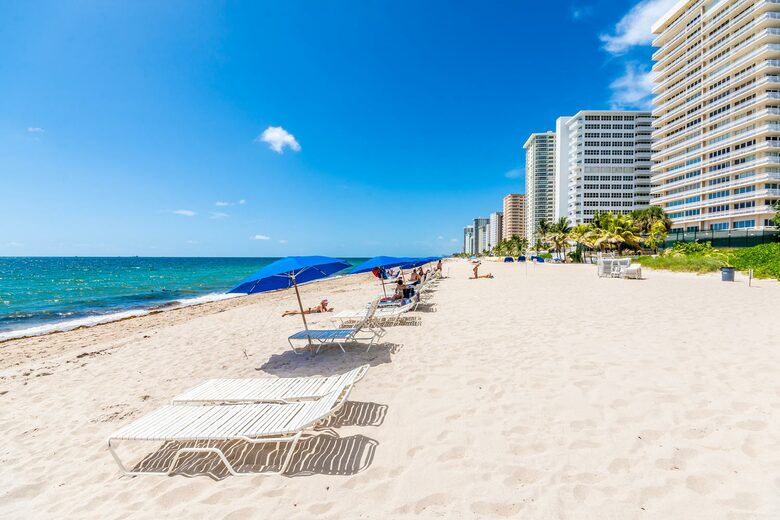 Ocean Manor Beach Condo - Fort Lauderdale, Florida