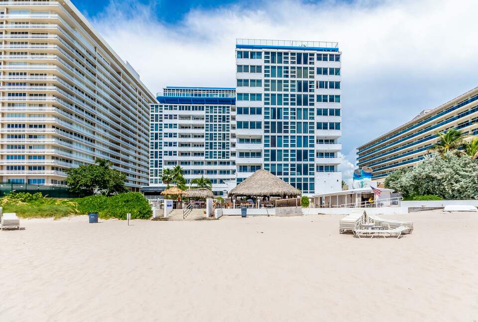 Ocean Manor Beach Condo - Fort Lauderdale, Florida