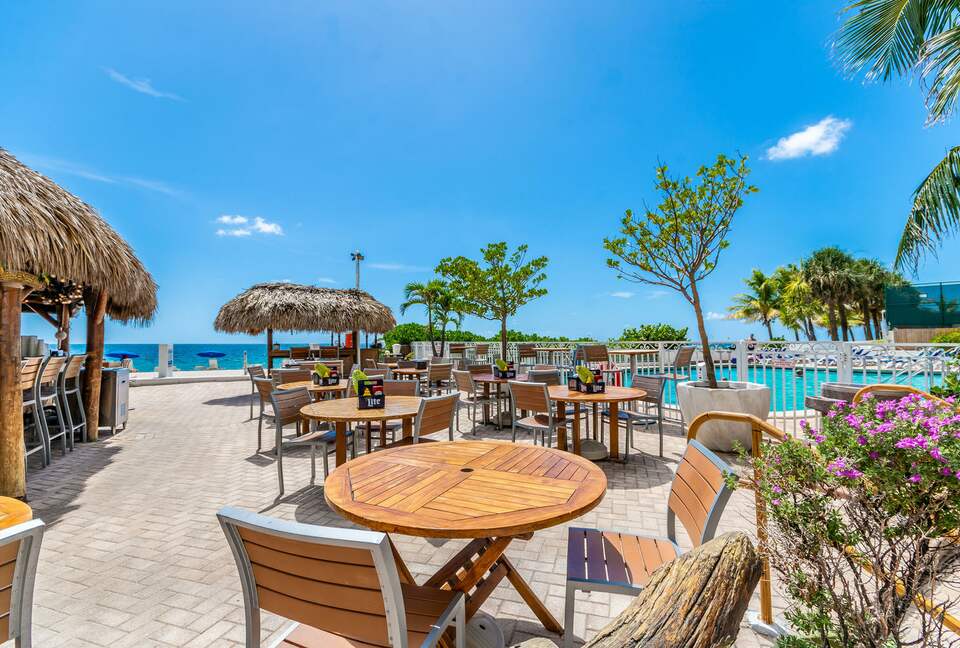 Ocean Manor Beach Condo - Fort Lauderdale, Florida