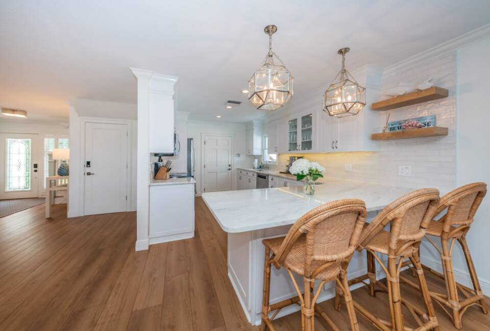 Kitchen eat-in bar for three