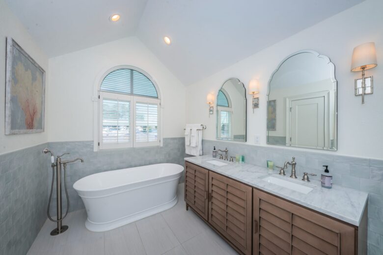 Spa-like master bath with soaking tub