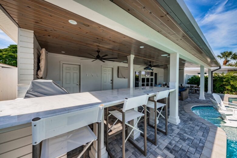 Lanai with bar table