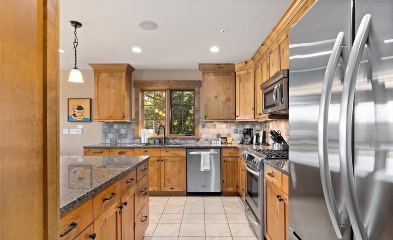 Home Exchange in Cle Elum, WA, high end stainless steel appliances