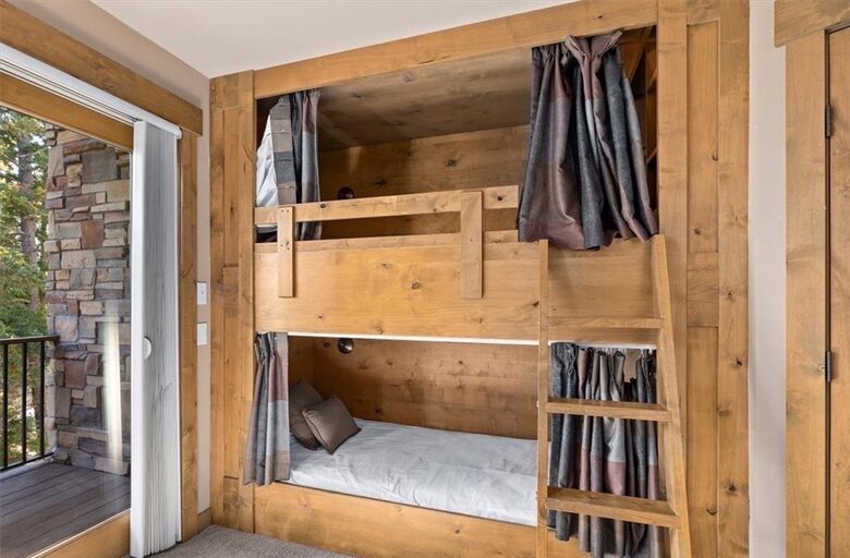 Home Exchange in Cle Elum, WA, built in bunk beds