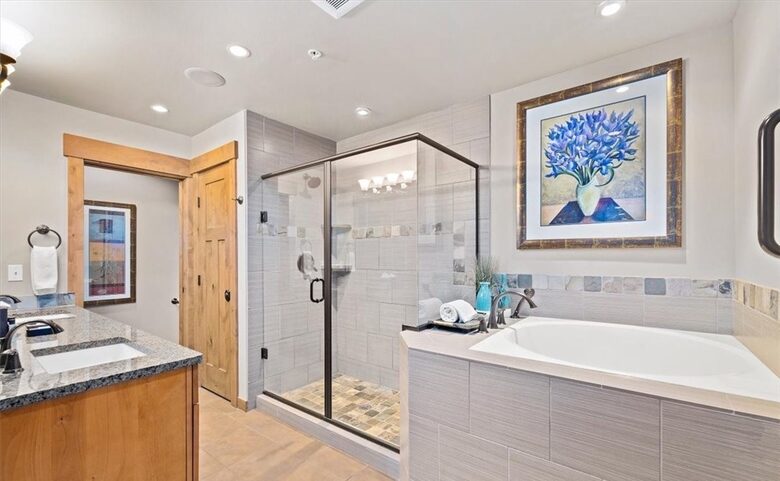 Home Exchange in Cle Elum, WA, master ensuite with wall in shower