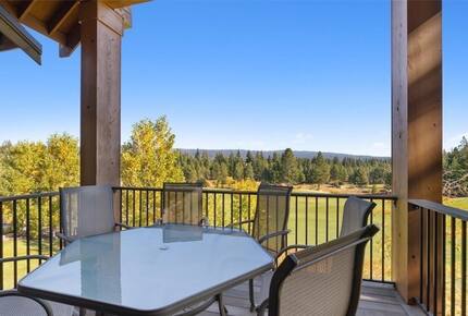Home Exchange in Cle Elum, WA, deck with dining option