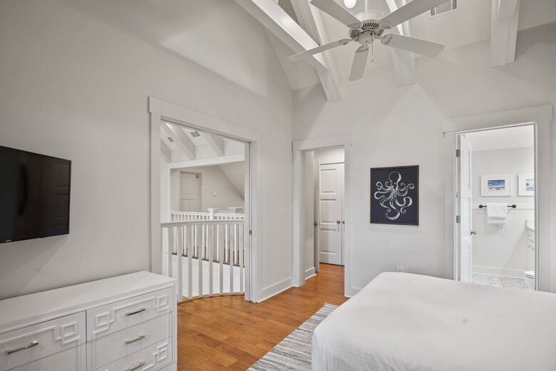 Guest room with bunk beds