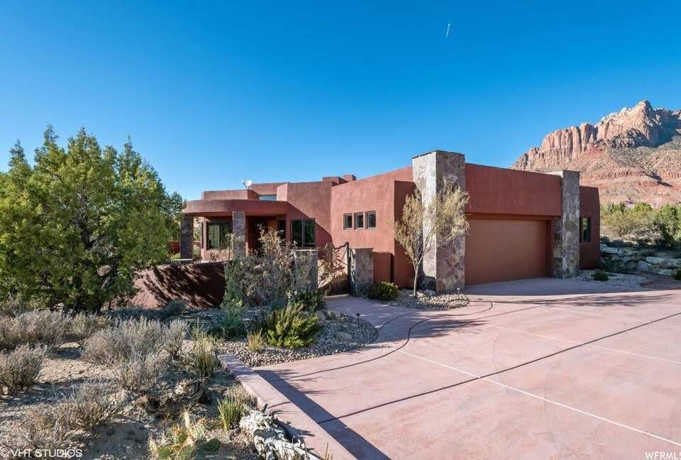 Home Exchange in Springdale, UT, driveway with views