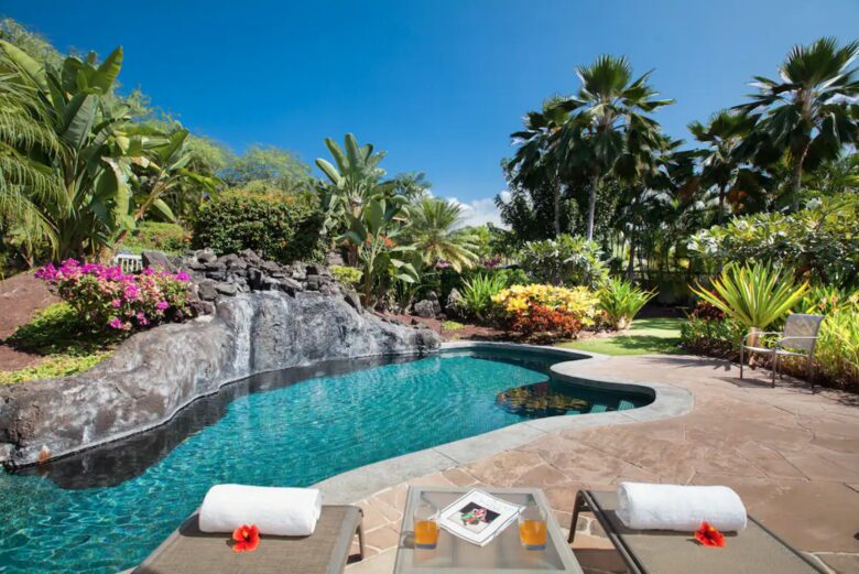 Hawaiian paradise with solar-heated pool